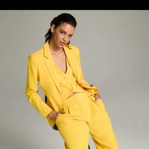 Jacket and vest - Gabrielle Union - bumble bee